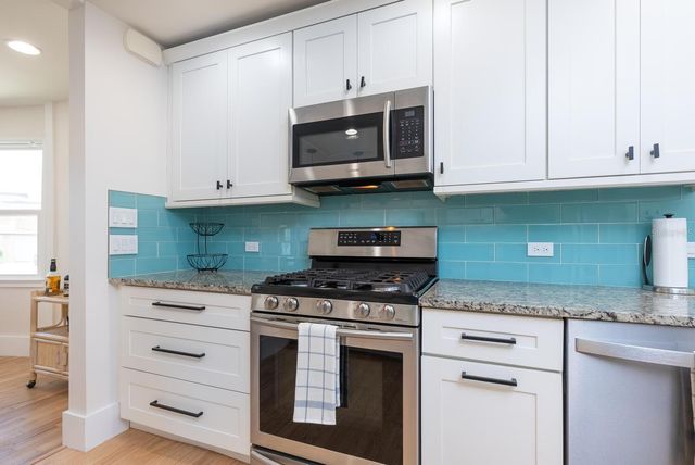 1931 HIGH POINT CIRCLE, Sarasota, FL 34236