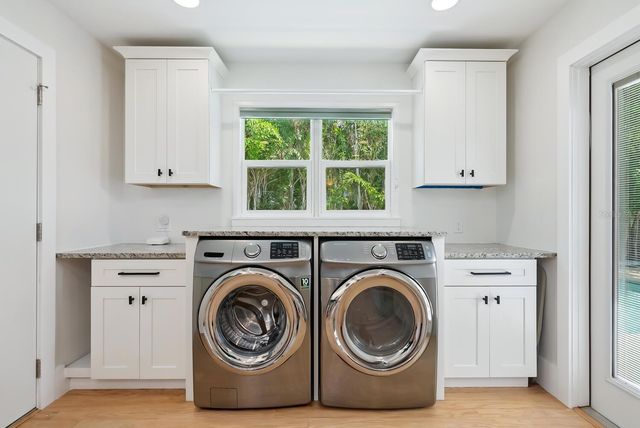 1931 HIGH POINT CIRCLE, Sarasota, FL 34236