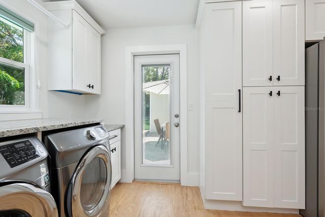 1931 HIGH POINT CIRCLE, Sarasota, FL 34236