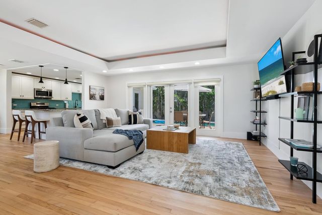 1931 HIGH POINT CIRCLE, Sarasota, FL 34236