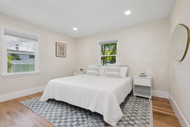 1931 HIGH POINT CIRCLE, Sarasota, FL 34236