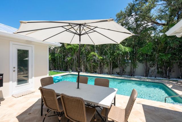 1931 HIGH POINT CIRCLE, Sarasota, FL 34236