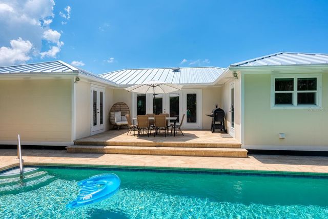 1931 HIGH POINT CIRCLE, Sarasota, FL 34236