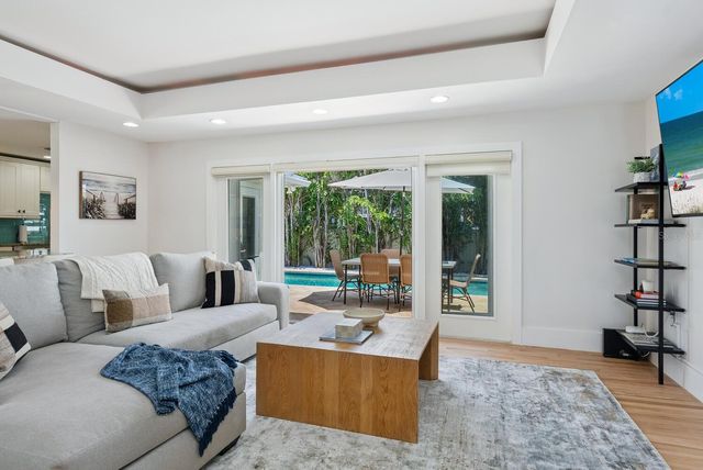 1931 HIGH POINT CIRCLE, Sarasota, FL 34236