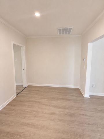 400 W Republic Avenue, Baytown, TX 77520