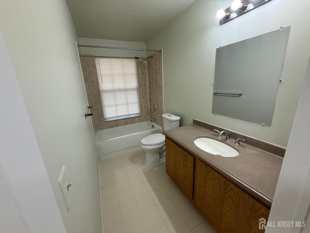 220 Copeley Way, North Brunswick, NJ 08902