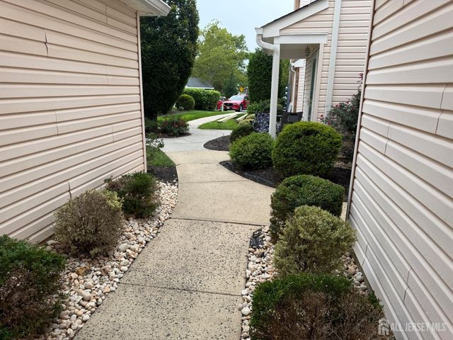 220 Copeley Way, North Brunswick, NJ 08902