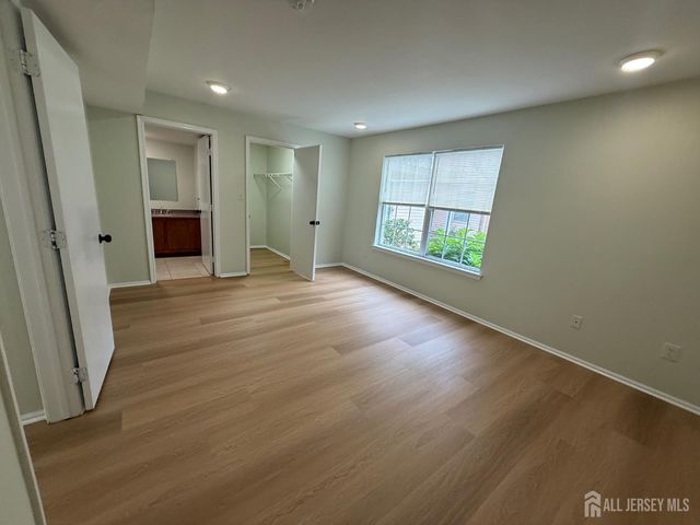 220 Copeley Way, North Brunswick, NJ 08902