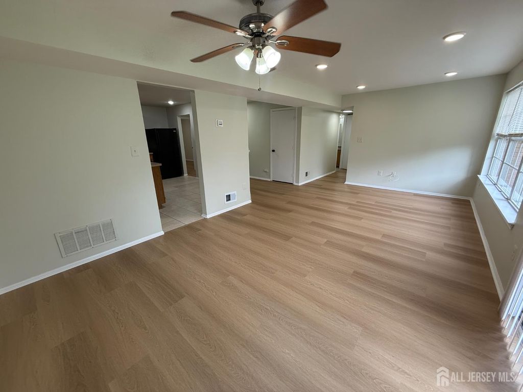 220 Copeley Way, North Brunswick, NJ 08902