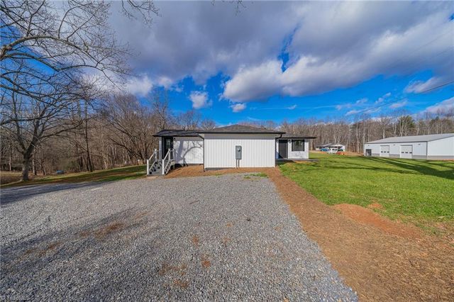 3103 Pipers Gap Road, Mount Airy, NC 27030