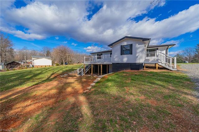 3103 Pipers Gap Road, Mount Airy, NC 27030