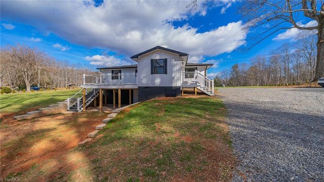 3103 Pipers Gap Road, Mount Airy, NC 27030
