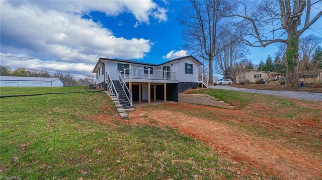 3103 Pipers Gap Road, Mount Airy, NC 27030