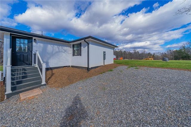 3103 Pipers Gap Road, Mount Airy, NC 27030