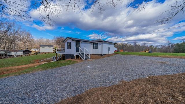 3103 Pipers Gap Road, Mount Airy, NC 27030