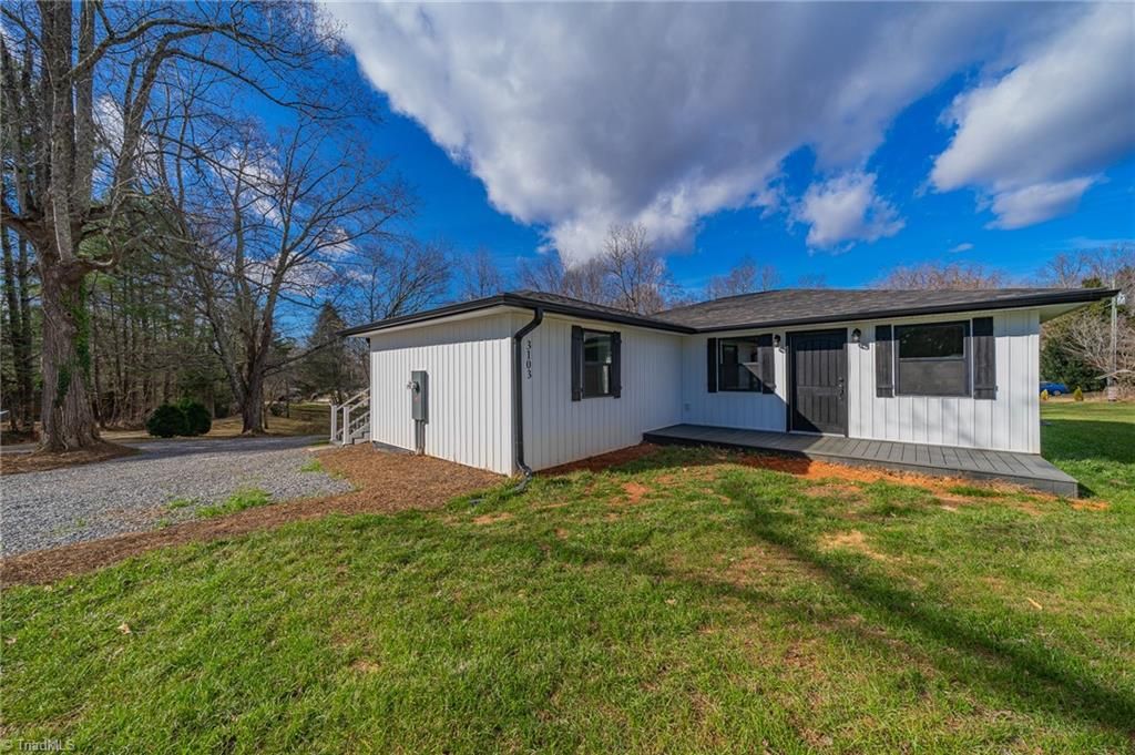 3103 Pipers Gap Road, Mount Airy, NC 27030