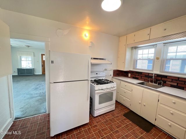 1182 S Country Club Drive, Niskayuna, NY 12309