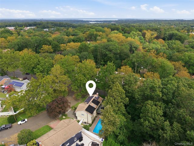 26 Pickwick Hill Drive, Huntington Station, NY 11746
