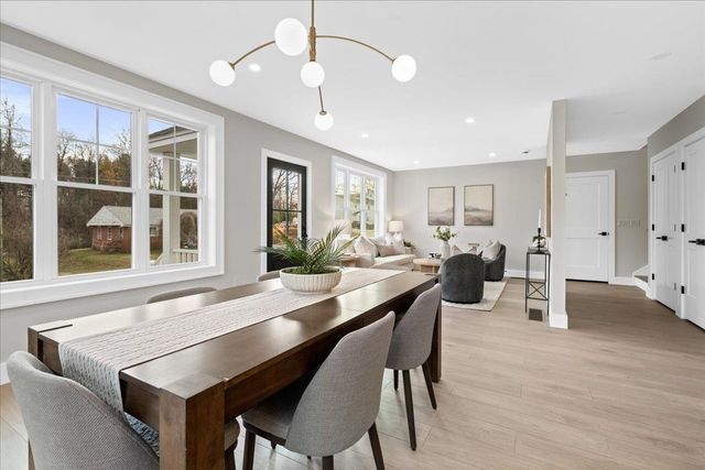 5 Jennifer Drive B, Merrimack, NH 03054