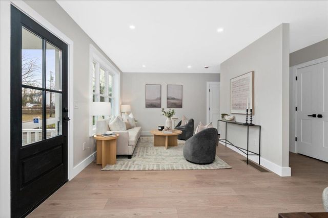 5 Jennifer Drive B, Merrimack, NH 03054