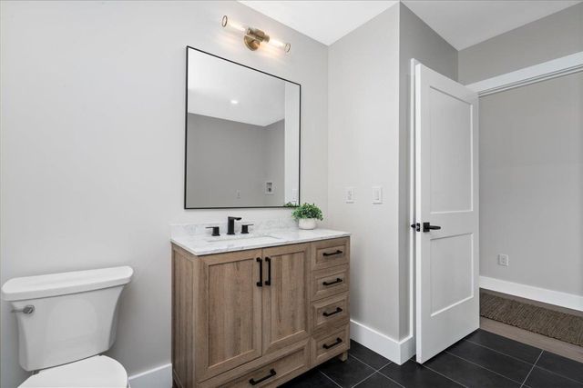 5 Jennifer Drive B, Merrimack, NH 03054