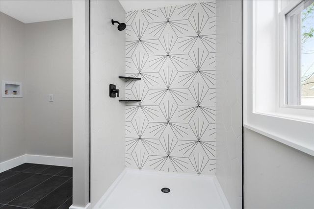 5 Jennifer Drive B, Merrimack, NH 03054