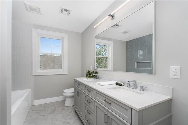 5 Jennifer Drive B, Merrimack, NH 03054