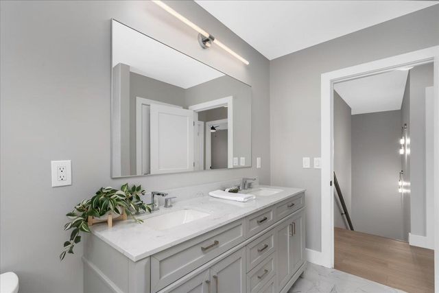 5 Jennifer Drive B, Merrimack, NH 03054