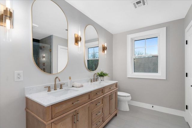 5 Jennifer Drive B, Merrimack, NH 03054