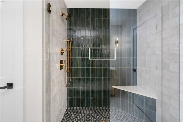 5 Jennifer Drive B, Merrimack, NH 03054