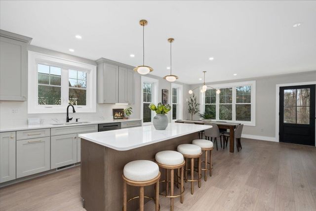 5 Jennifer Drive B, Merrimack, NH 03054