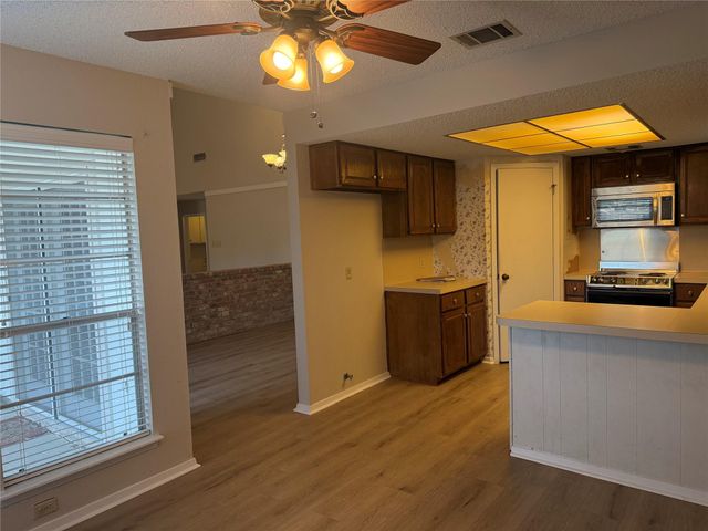 1401 Wood Rock DR, Round Rock, TX 78681