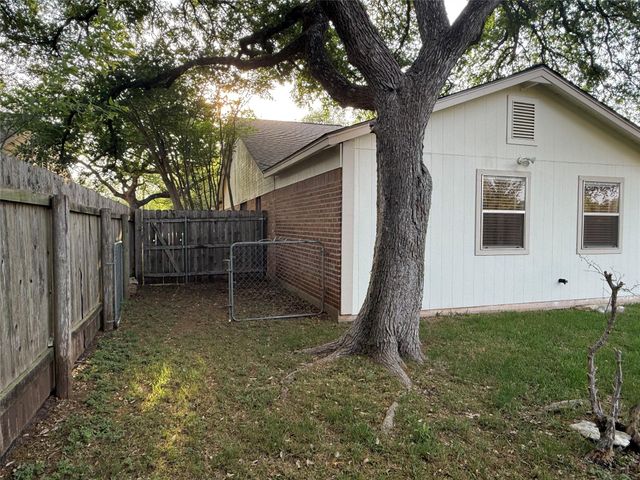 1401 Wood Rock DR, Round Rock, TX 78681