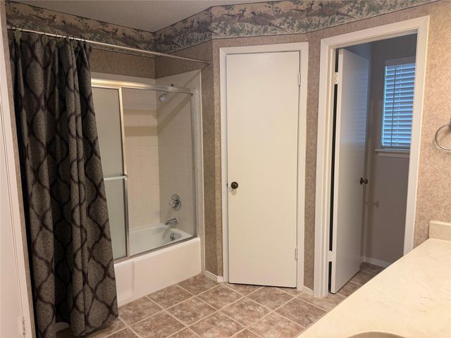 1401 Wood Rock DR, Round Rock, TX 78681