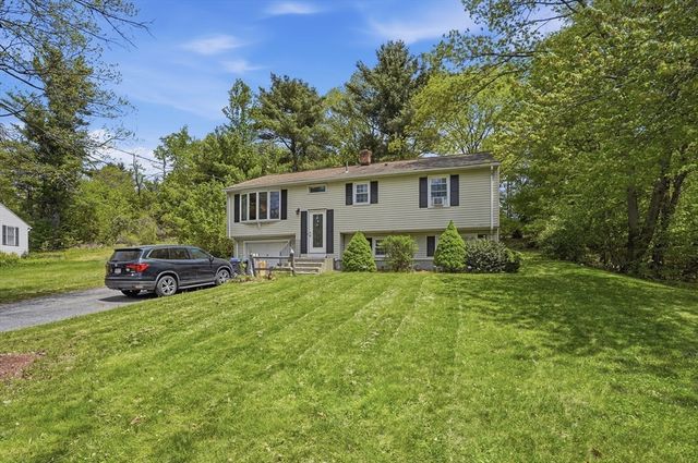12 Valerie Circle, Ashburnham, MA 01430