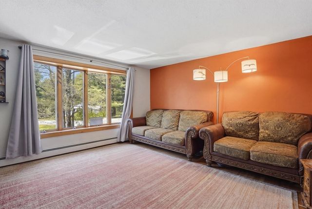 12 Valerie Circle, Ashburnham, MA 01430