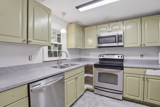 12 Valerie Circle, Ashburnham, MA 01430