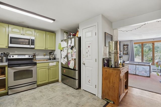 12 Valerie Circle, Ashburnham, MA 01430
