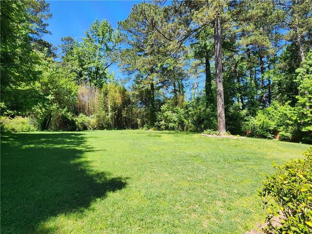 2324 Clairmont Road NE, Atlanta, GA 30329