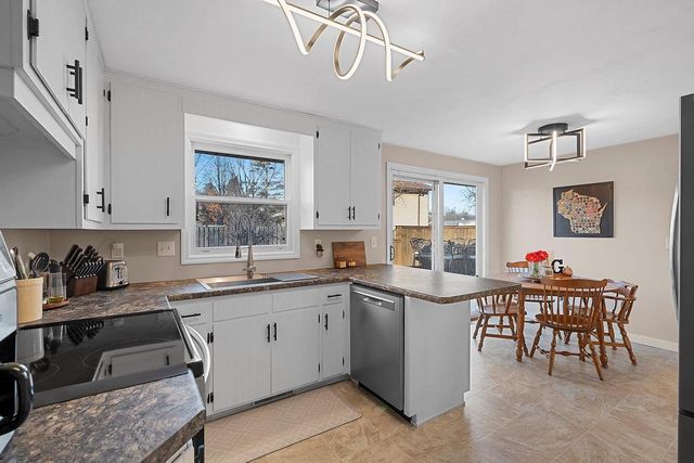 2539 HEATHER ROAD, Green Bay, WI 54311