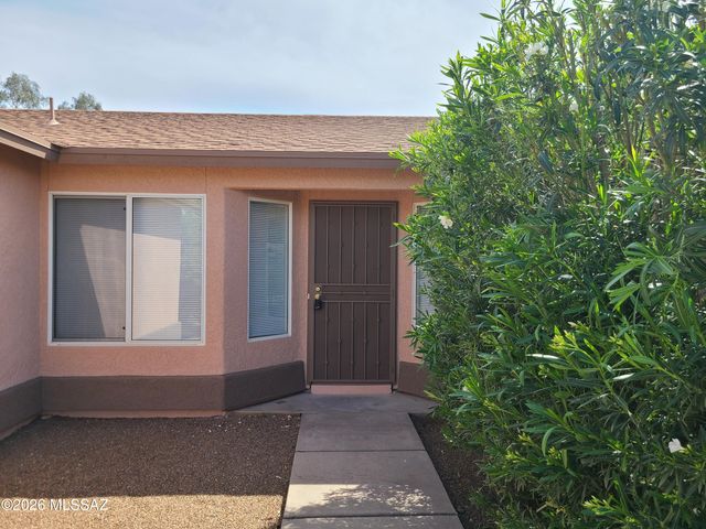 10008 E Moonstruck Way, Tucson, AZ 85747