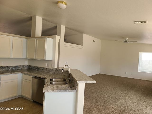 10008 E Moonstruck Way, Tucson, AZ 85747