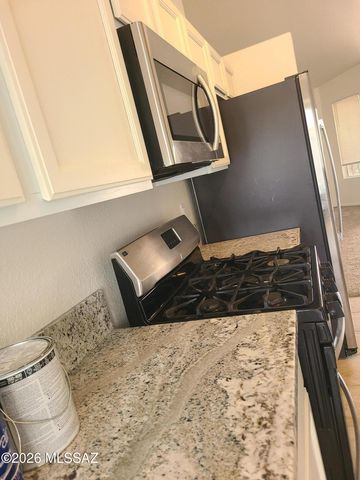 10008 E Moonstruck Way, Tucson, AZ 85747