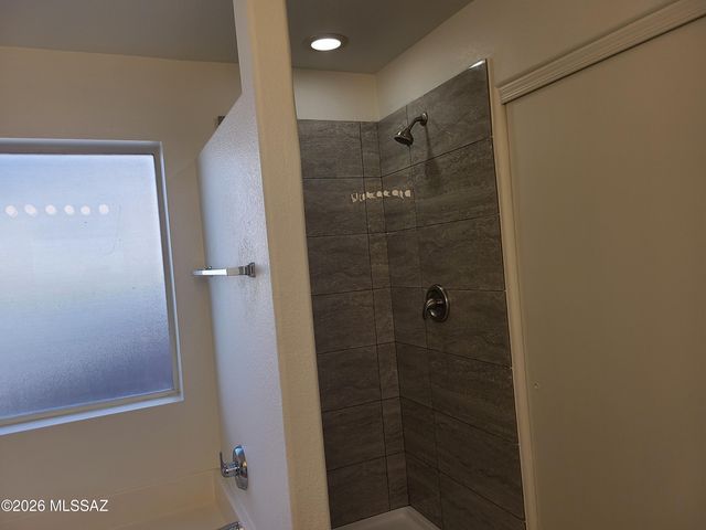 10008 E Moonstruck Way, Tucson, AZ 85747