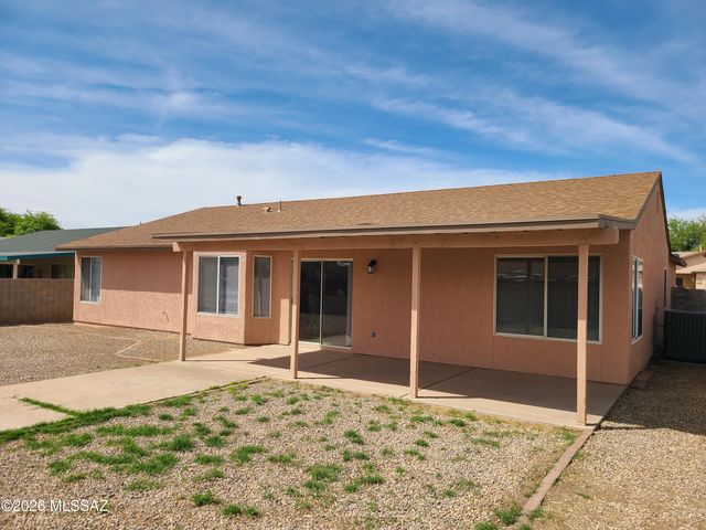 10008 E Moonstruck Way, Tucson, AZ 85747