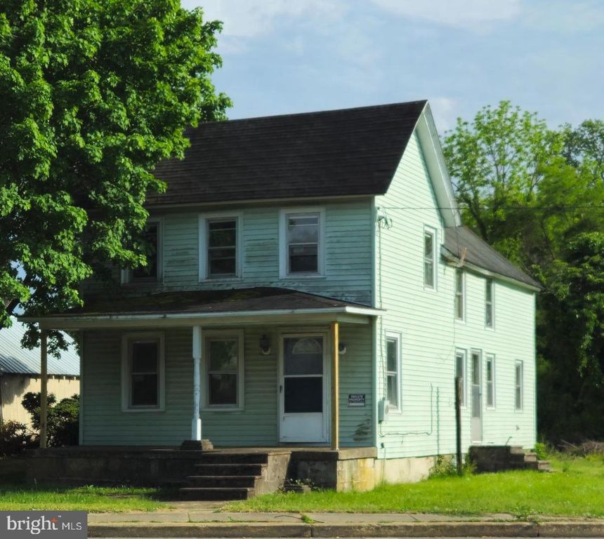 2 SOUTHERN BLVD, Wyoming, DE 19934