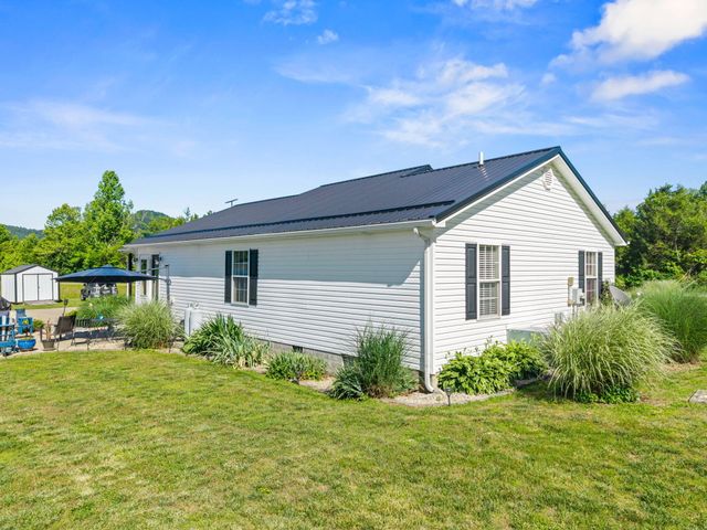 15 Rose Lane, Clay City, KY 40312