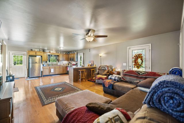 15 Rose Lane, Clay City, KY 40312
