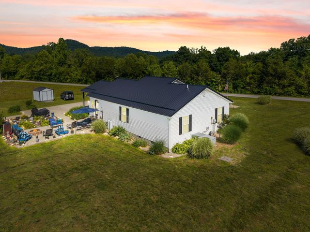 15 Rose Lane, Clay City, KY 40312