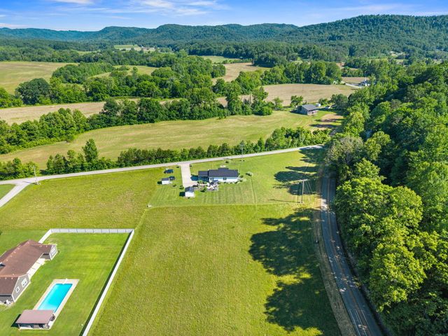 15 Rose Lane, Clay City, KY 40312